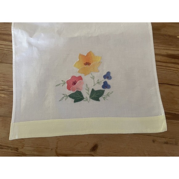 New Tea Fingertip Guests Towels Floral Applique Embroidery 2 Sets of 4 Available - Picture 10 of 13